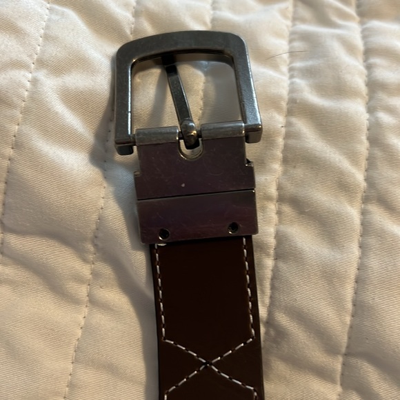 LEATHER BELT•BLACK/BROWN REVERSIBLE LEATHER BELT•NEW CONDITION•30” FROM BUCKLE - Picture 3 of 7
